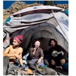 Raghav Juyal Instagram – Roobaroo roshni,🍁🍁🍁 @nishant_travelogged @ishanbhandarii Uttarakhand