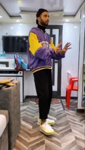 Raghav Juyal Instagram - VIDEO OUT NOW.. LINK IN MY BIO. ❤️🤟🏼☝🏼 @tabish_pasha 

#kyunkhawaabdikhaye 
.
.
@choreographerdharmesh @niveditaasharma @shahharshit42 @aliarmaanzainvi