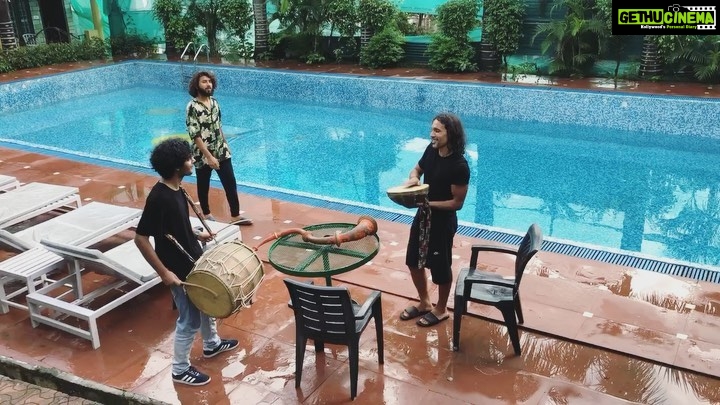 Raghav Juyal Instagram - Guys this is #salvusmusic 😂😂 @tarxan59 @ishanbhandarii @priyaanshu.xo @salvushotels #salvushotels