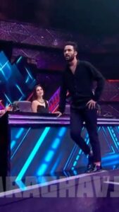 Raghav Juyal Instagram - @mohanshakti @raghavjuyal @geeta_kapurofficial @malaikaaroraofficial @terence_here @bharti.laughterqueen @haarshlimbachiyaa30 #indiabestdancers #indiasbestdancer
