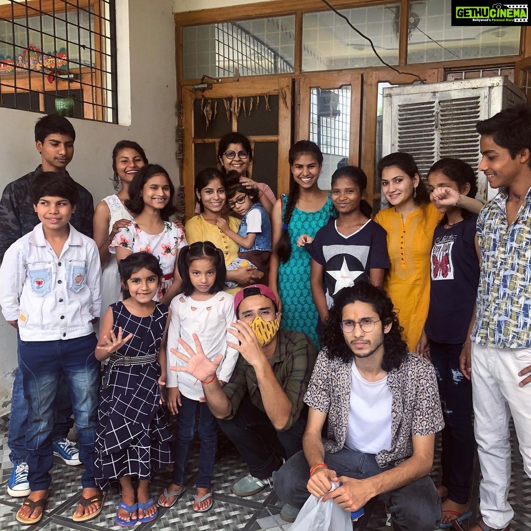 Raghav Juyal Instagram - @saheli_trust_dehradun Birthday with these angels , my best birthday ever , one of them is Mishti who is the most special for me , she is like a daughter to me , and I love them all ❤️❤️ Dehradun, देहरादून, Uttarakhand, India