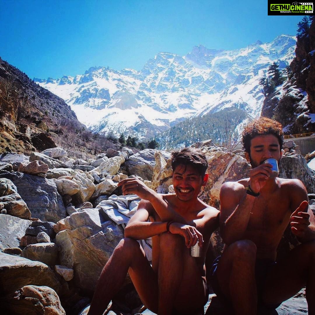 Raghav Juyal Instagram - During our camping days @ajaindra888 Malari, Uttarakhand, India
