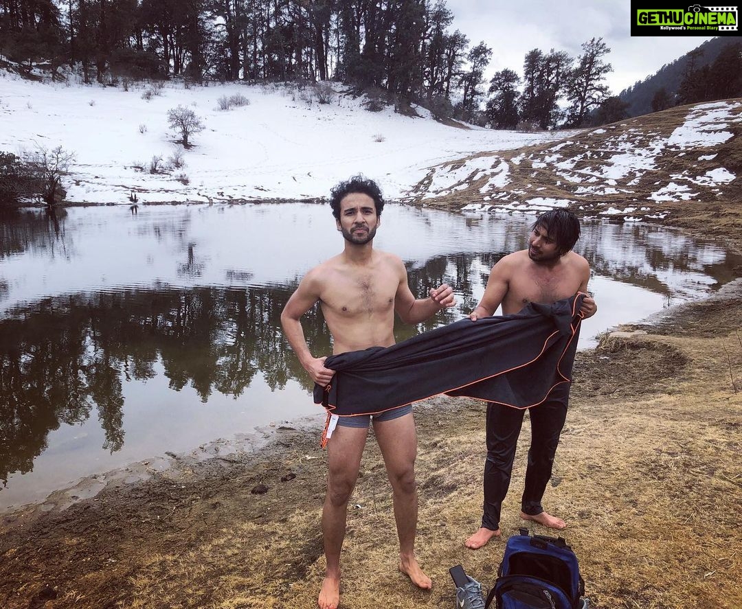 Raghav Juyal Instagram - Ice bath , 🏔 @ishanbhandarii Uttarkashi