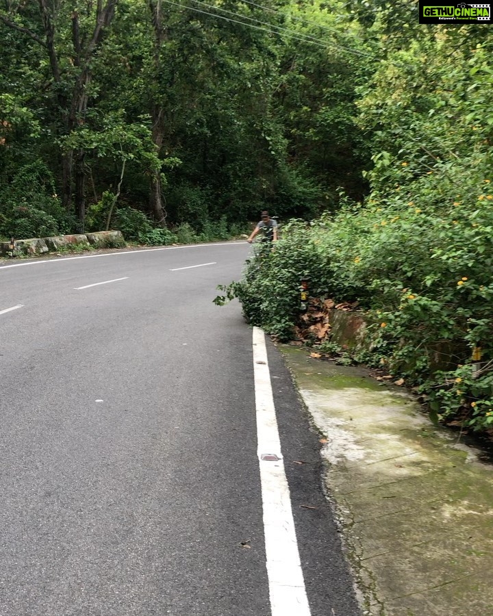 Raghav Juyal Instagram - 32 km cycling yesterday , 15 km uphill continuous , or downhill mein to pucho mat kitna maza aata hai , uff Dehradun, देहरादून, Uttarakhand, India