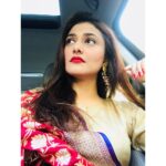 Ragini Khanna Instagram - Love me like a comma holds a word from falling over and I’ll love you like a decorative sentence, a thought that is complete. Full stop.