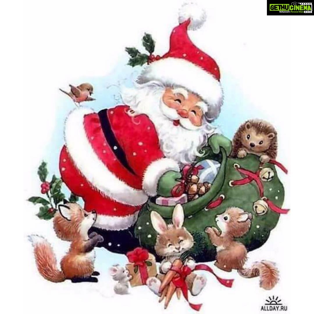Ragini Khanna Instagram - Xmas greetings❤️ the Santa I grew up to🍄🌺🥀 from a far more innocent time 🍒 #cheer #joy #positivity #happiness #christmas #mistletoe #seasonsgreetings 🍒