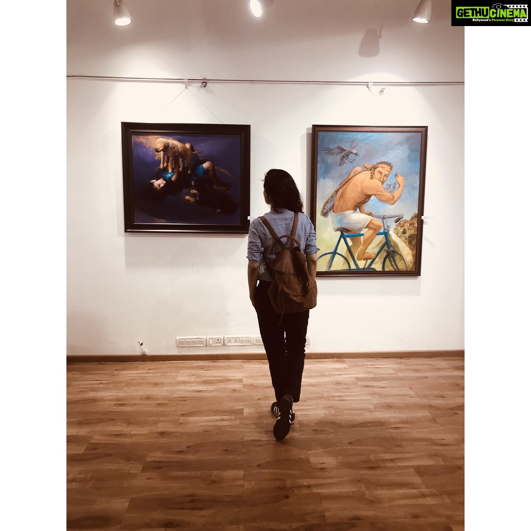 Ragini Khanna Instagram - Best wishes @vikramarora for your future endeavour’s ♥️ loved your art 🧞♀️🧞♂️ titled :- “look inside”.