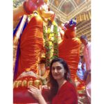 Ragini Khanna Instagram – Blessings in abundance from #lalbuagcharaja 🙏🏼 had the best darshan😊 thank you to my squad who made it happen #bestteamever #squadgoals #ganpatibappamorya 🙏🏼