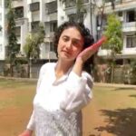 Ragini Khanna Instagram - Happy Holi ❤️🧡💛💚💙💜🖤🤍🤎💖 #HarRangKiHoli #KooPeKaho #RahostyleMein