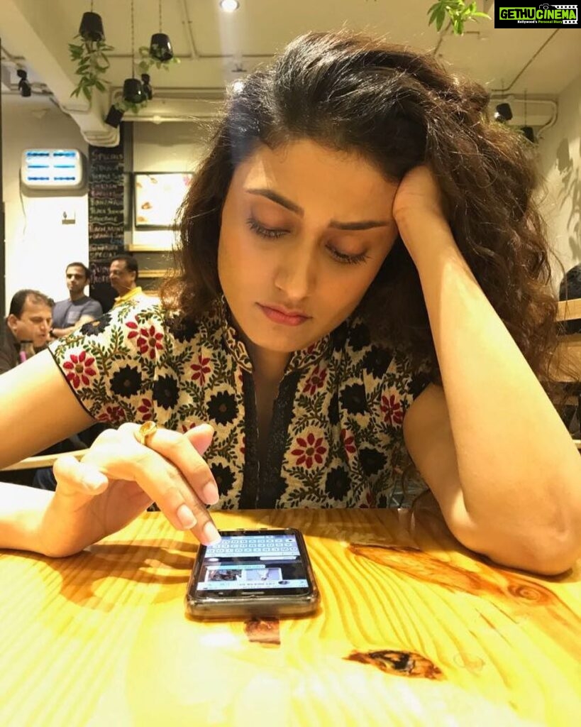 Ragini Khanna Instagram - #allday #allnight #digitaldetox #comingsoon planning to get a life 🙇🏻‍♀️ #nofilter