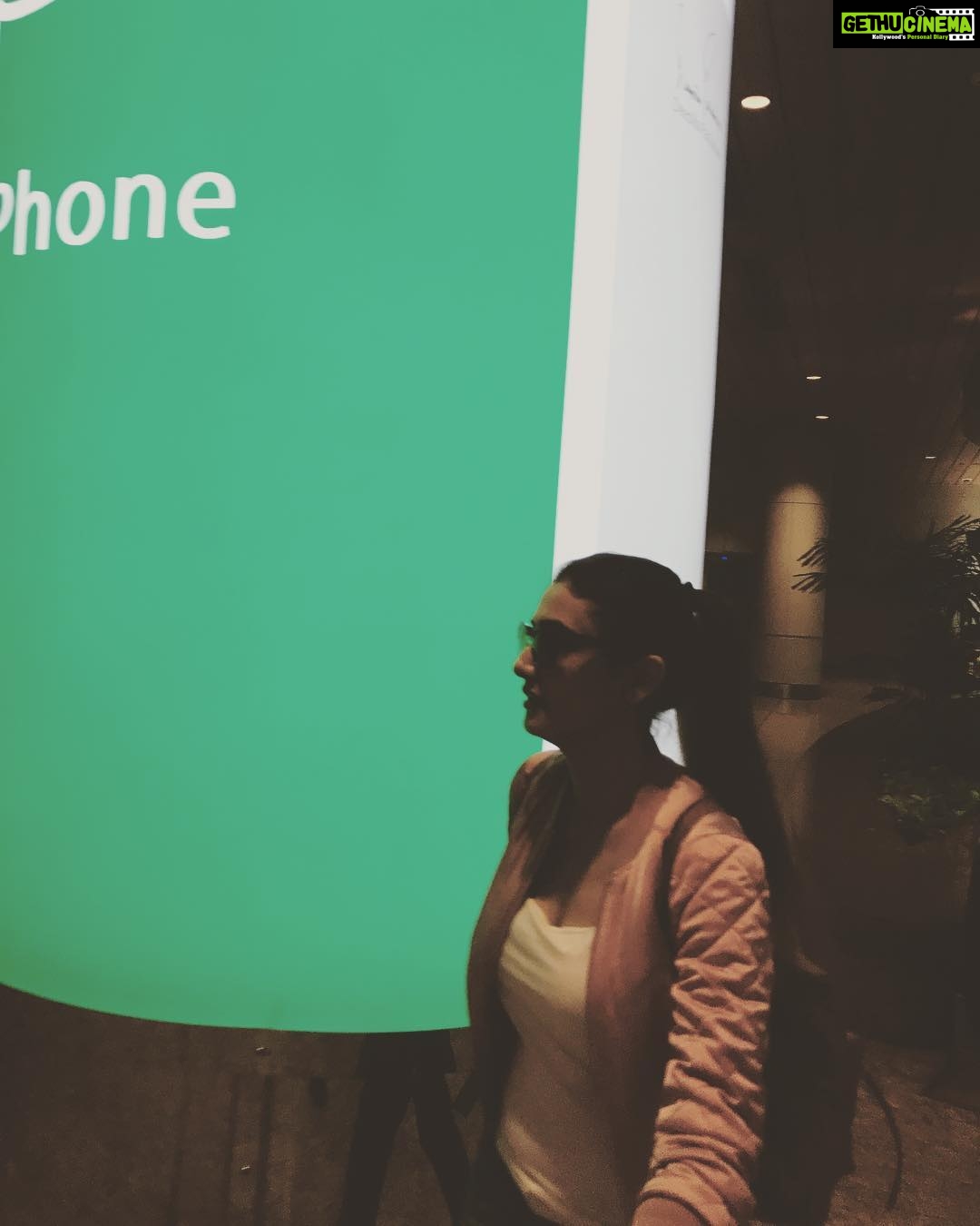 Ragini Khanna Instagram - In this journey of life we meet so many and yet so few.. how many can we truly call our own ? Trust me if you find one you are blessed๐๐ปโโ๏ธ #bonvoyage my friend.. #untilwemeetagain #solotraveller #bagpacker #taveldiaries #airports #flyinghigh #soar โ๏ธ๐