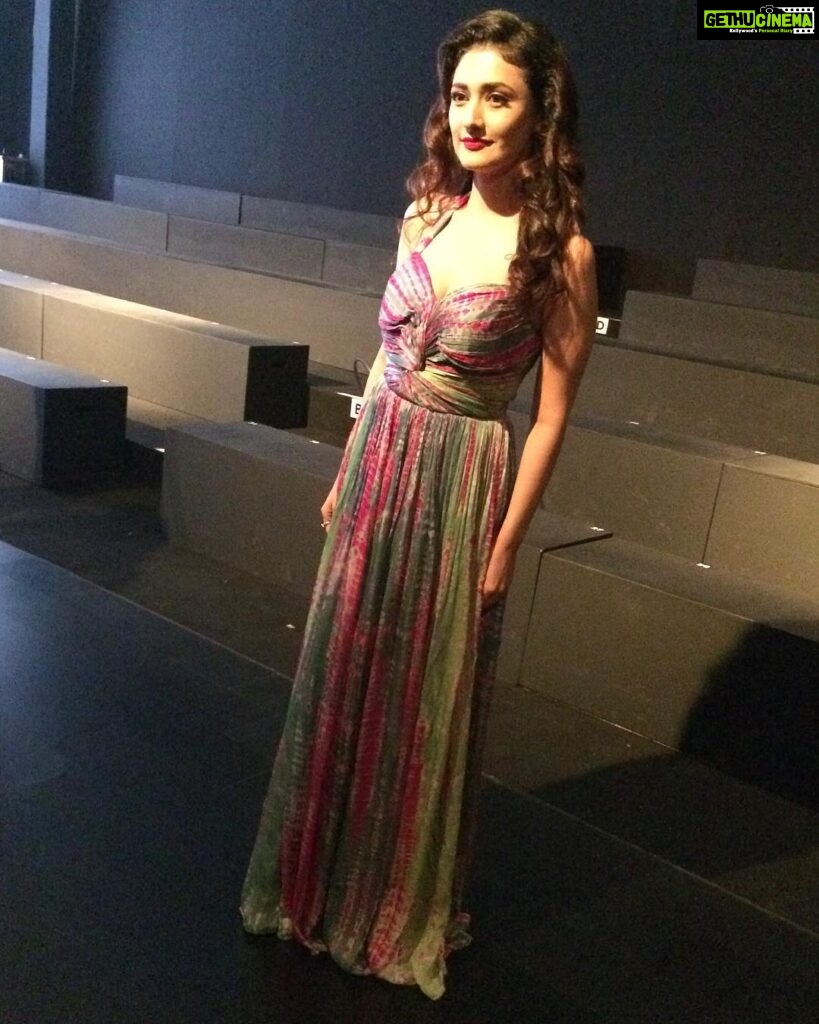 Ragini Khanna Instagram - Congrats @sonaakshiraaj on the great show 😊loved the collection also the one I am wearing 👗 #lfw #print #gown #nofilter #redlips 💋