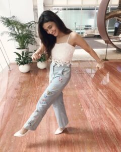 Ragini Khanna Instagram - #ootd #aboutyesterday in a @koovsfashion bustier @labelnbynk pants & @koovsfashion shoes styled by @eshaoberoi assisted by @mitanshii 🎬