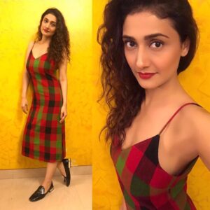 Ragini Khanna Instagram - #ootd #aboutyesterday in a @summation.womenswear and @zara shoes styled by @eshaoberoi assisted by @mitanshii #gurgaonthefilm 4th august #markthedate✒️ #gurgaonpromotions