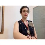 Ragini Khanna Instagram – Yesterday for Dadasaheb Phalke Icon Award Films 2022.  Jewellery designed by @punittatrikha 💖