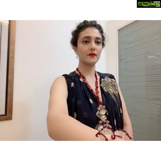 Ragini Khanna Instagram - Yesterday for Dadasaheb Phalke Icon Award Films 2022. Jewellery designed by @punittatrikha 💖