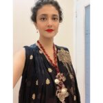 Ragini Khanna Instagram - Yesterday for Dadasaheb Phalke Icon Award Films 2022. Jewellery designed by @punittatrikha 💖