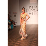 Ragini Khanna Instagram - #aboutyesterday walked the ramp for Weaver Soul Presents ‘Indigoberry Ikat’ Spring / Summer 2018 Collection as a show stopper @weaver__soul @indiarunwayweek An unprecedented collection of Rags & Accessories by Shravan Gajam, solely crafted from Handwoven warp-faced Denim fabric using Ikat weaving technique from family run craft units in Telangana, India........💛
