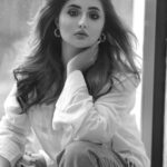 Rashami Desai Instagram – All about how you look at it 🫠
Not
How you want to look at it 😎
.
.
Click: @amitkhannaphotography 
Look : @manalijagtap 
Assistant: #shreya & #pradip
.
.
#rashamidesai #rashamians #diva #blackandwhitephotography #story #immagical✨🧞‍♀️🦄 Radisson Blu Mumbai International Airport