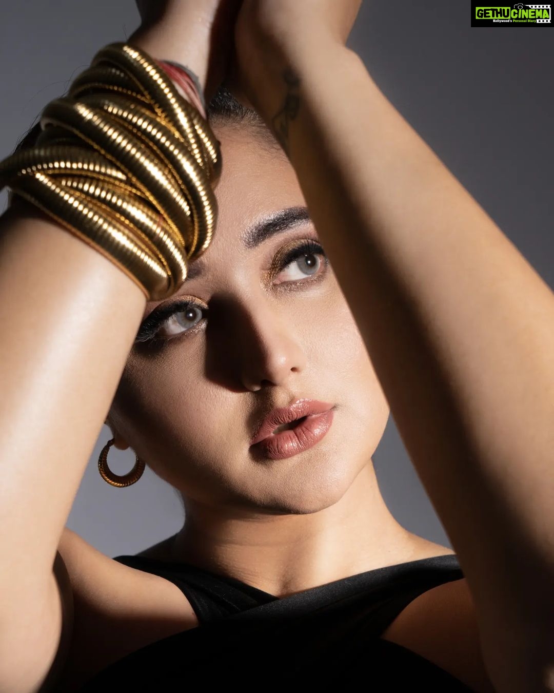 Rashami Desai Instagram - I M Magical 🌟 . . #rashamidesai #diva #rashamians #fashionnova #immagical✨🧞♀️🦄 Bounce India