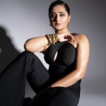 Rashami Desai Instagram - Fearless and independent ✨️ . . Wearing: @self__cntrd Jwel :@timelessjewelsby_s Styled : @nehachaudhary_ Look : @makeupby_tanvi Hair : @sofiexhmu___ Clicked : @zackfenwick23 . . #rashamians #rashamidesai #independent #diva #fearless #womanwithclass #love #immagical✨🧞‍♀️🦄