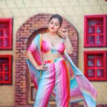 Rashami Desai Instagram – Who loves pink 💗  my salute to  them 🫡
.
.
Managed by @tdfbysnehachuri 
Video by @sk_.click 
Location : @thefocuscity_studio 
Styling by @Rimadidthat @MediaTribeIn
Outfit by @zeel_ritu_agarwal 
Makeup @_manimua 
Hair @nikita__makeover_ 
Shoot Assisted by @makeupbynainaa 
Jewellery @goldenbyree 
.
.
#rashamidesai #rashamians #sunday #love #instagood #diva #fashionista #traveler #whatelseispossible #immagical✨🧞‍♀️🦄 Mumbai, Maharashtra