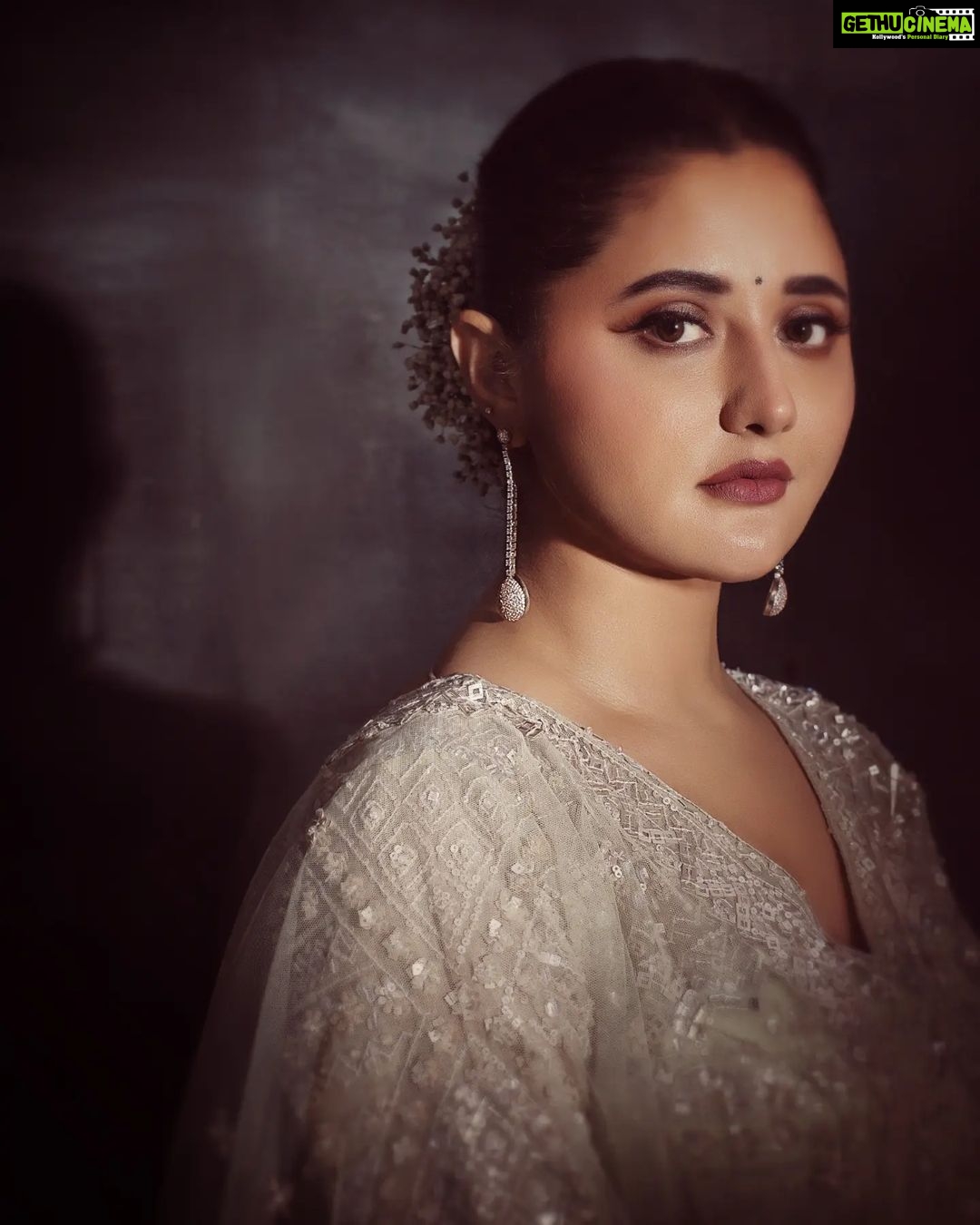 Rashami Desai Instagram - LOOK ARENT EVERYTHING BU, IVE THEM JUST IN CASE.... 🌈💖 . . #RASHAMIDESAI #rashamians #love #diva #immagical✨🧞♀️🦄 Mumbai, Maharashtra