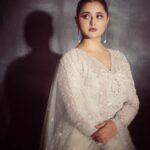 Rashami Desai Instagram - LOOK ARENT EVERYTHING BU, IVE THEM JUST IN CASE.... 🌈💖 . . #RASHAMIDESAI #rashamians #love #diva #immagical✨🧞‍♀️🦄 Mumbai, Maharashtra