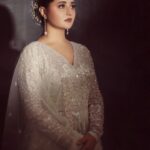 Rashami Desai Instagram - LOOK ARENT EVERYTHING BU, IVE THEM JUST IN CASE.... 🌈💖 . . #RASHAMIDESAI #rashamians #love #diva #immagical✨🧞‍♀️🦄 Mumbai, Maharashtra