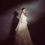 Rashami Desai Instagram - What else is possible for me more 😇 . . @nehachaudhary_ @samyakkclothing @koharbykanika @ipshita.db @makeupby_tanvi . . #RASHAMIDESAI #rashamians #weddingreddy #indian #palakmuchhal #mithoon #bestwishes #immagical✨🧞‍♀️🦄