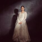 Rashami Desai Instagram - What else is possible for me more 😇 . . @nehachaudhary_ @samyakkclothing @koharbykanika @ipshita.db @makeupby_tanvi . . #RASHAMIDESAI #rashamians #weddingreddy #indian #palakmuchhal #mithoon #bestwishes #immagical✨🧞‍♀️🦄
