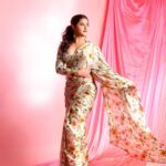 Rashami Desai Instagram - "Oh ; hey there..." 💝 . . Saree @prajhnaashettyofficial Rings: @zemafinejewellery Earrings: @shesaidyes.plv_jewellery Styling : @nehachaudhary_ HMU : @makeupby_tanvi Shoot : @ipshita.db . . #rashamidesai #rashamians #dadasahebphalkeaward #indian #bollywood #love #dream #immagical✨🧞‍♀️🦄 #whatelseispossible Mumbai, Maharashtra