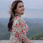 Rashami Desai Instagram - Such is life bunny 😉🤌🏻 . outfit : @isliebypriyajain Jwel : @phuljhadi @vblitzcommunications . . . #rashamidesai #rashamians #immagical✨🧞‍♀️🦄 #love #yjhd #lifelessons