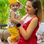 Rashami Desai Instagram - Tera swagggg ……. Tere nakhre sabse best bua @imrashamidesai #bua #love #rakhi Mumbai, Maharashtra