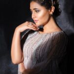 Rashami Desai Instagram - Look closely! Everything has beauty 💖🧚🏻‍♀️ . . Outfit: @aartimahtani jewellery: @enticebykgk Stylist:@nehachaudhary_ Makeup:@makeupby_tanvi Hair: @hairbydrishya Pictures: @dabbooratnani . . #rashamidesai #rashamians #immagical✨🧞‍♀️🦄 #love #grateful