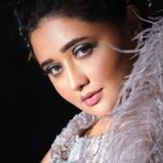 Rashami Desai Instagram - Look closely! Everything has beauty 💖🧚🏻‍♀️ . . Outfit: @aartimahtani jewellery: @enticebykgk Stylist:@nehachaudhary_ Makeup:@makeupby_tanvi Hair: @hairbydrishya Pictures: @dabbooratnani . . #rashamidesai #rashamians #immagical✨🧞‍♀️🦄 #love #grateful