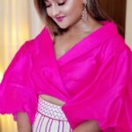 Rashami Desai Instagram - Holla! From the other side ☺️😉 . Dress : @richa_r29 & @style__inn Mhu : @makeupby_tanvi . #rashamidesai #rashamians #immagical✨🧞‍♀️🦄 Ranchi, Jharkhand