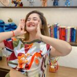 Rashami Desai Instagram - प्यार aap log ka made me do this 😜🥰💃🏻 . Outfit : @ikichic_official 🥰 . #rashamidesai #rashamians #immagical✨🧞‍♀️🦄 #trending #trendingreels #reels #reelsinstagram