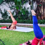 Rashami Desai Instagram - Yoga heals the soul 🧘🏻‍♀️❣️ . Thank you @swaamiramdev for always being an inspiration to many and helping one and all to do #yoga! . #happyinternationalyogaday #rashamidesai #immagical✨🧞‍♀️🦄