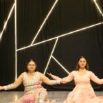 Rashami Desai Instagram - My mom is my biggest inspiration and dancing with her gives me all the right chills 💞 Making the best of best memories with my mommy dearest 🤗♥️✨🧿 . . 🎬 🩰 @sneha.churi 📸 @shruu_t 👗 @vblitzcommunications @budandtulip . #rashamidesai #immagical✨🧞‍♀️🦄 #rashamians