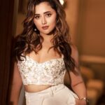 Rashami Desai Instagram - Welcoming 2023 in style 💫 ❤️ . . Clicked @amitkhannaphotography Styled @manalijagtap Assisted #sheya #pradeep . . #rashamidesai #rashamians #1stjan2023 #diva #fashionicon #bestwishes #love #immagical✨🧞‍♀️🦄 Radisson Blu Mumbai International Airport