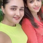Rashami Desai Instagram - It’s so important to have a support who helps you stay humble, eat clean and teach you how to love your body from within too! My dietician Bhakti I thank you from the bottom of my heart to help me stay fit and healthy. Weather I gain few inches or lose weight, eating right and keeping myself healthy from within is all what matters! Indeed let’s all @gethealthyhigh 🤗💪🏻 . #rashamidesai #stayhealthy