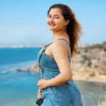Rashami Desai Instagram - My limit is beyond the sky 💙 . #rashamidesai #love #bluemood