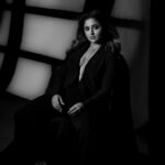 Rashami Desai Instagram - In love ❤️ . . @amitkhannaphotography @manalijagtap Assistanat: Shreya & pradeep @makeupby_tanvi Hair : #promise . . #rashamidesai #rashamians #diva #fashion #trending #love #instagram #immagical✨🧞‍♀️🦄 Radisson Blu Mumbai International Airport