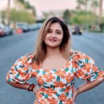 Rashami Desai Instagram - Swipe swipe for the real mood 🤭🤪🦋 . #solotrip #girlswannahavefun #love #hollywood #la #losangeles #rashamidesai #RDInLA #lasvegas