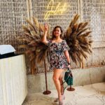Rashami Desai Instagram - Sunday binge . @julietteristorante . #rashamidesai #rashamians #sundaying #weekendvibes #bohostyle Juliette Ristorante