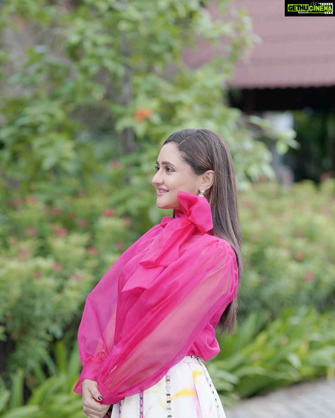 Rashami Desai Instagram - Caught candid while filming 🤭🥰 . Outfit : @manishasoniofficial @vblitzcommunications . Thank you for the great hospitality @theanantaudaipur @anantahotels 📸: @veer_photofactory @shutterbugs__17 . #rashamidesai #rashamians #immagical✨🧞♀️🦄 The Ananta Udaipur