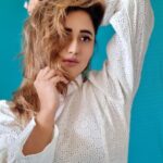 Rashami Desai Instagram - #Facts : She can be who & what she wants!! 🥰💝 . #rashamidesai #rashamians #immagical✨🧞‍♀️🦄