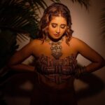 Rashami Desai Instagram - Dream’s , Drama’s and lots of Dare’s ✨❣️ #Queening 👸🏻 . 👗: @manalijagtapofficial 📸: @smileplease_25 💄: @makeupby_tanvi 👯‍♀️: @sneha.churi @jeevitaoberoi . #rashamidesai #immagical✨🧞‍♀️🦄