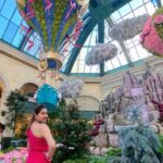 Rashami Desai Instagram - In flight ✈️ pending uploads 😋 . #lasvegas #goodtimes 👗: @poshaffair.co @vblitzcommunications . #collectingmemories #solotrip #girlswannahavefun #love #hollywood #lv #rashamidesai #RDInLV Las Vegas
